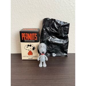 Super7 Peanuts ReAction Snoopy Glitter Blind Box Figure CHASE - Snoopy